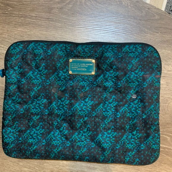 Marc By Marc Jacobs Accessories - Marc by Marc Jacobs Teal and Black Quilted Laptop Case